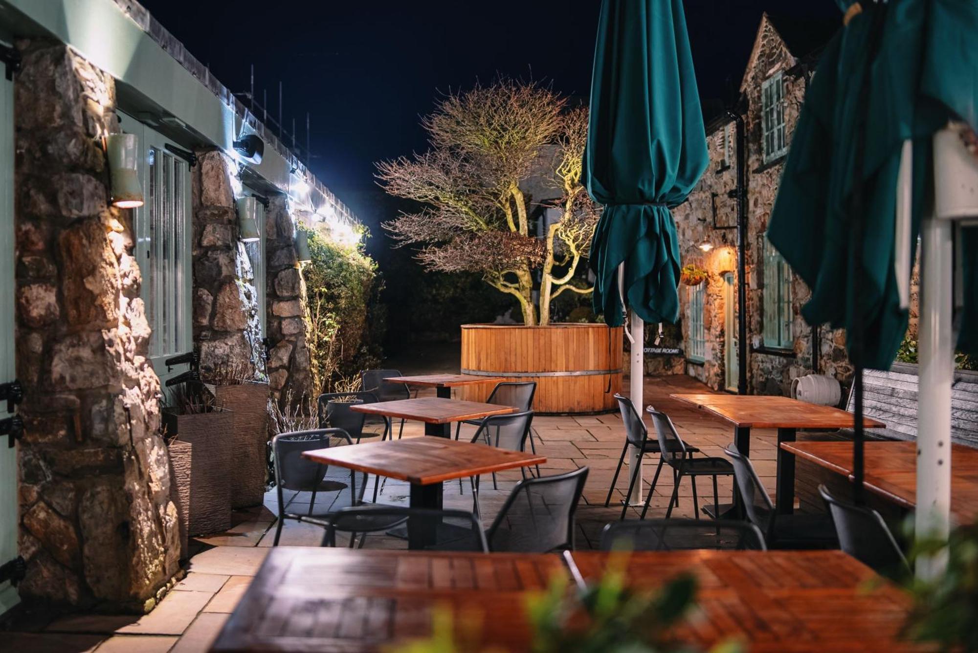 The Bull And Townhouse, Beaumaris- The Inn Collection Group Exterior photo